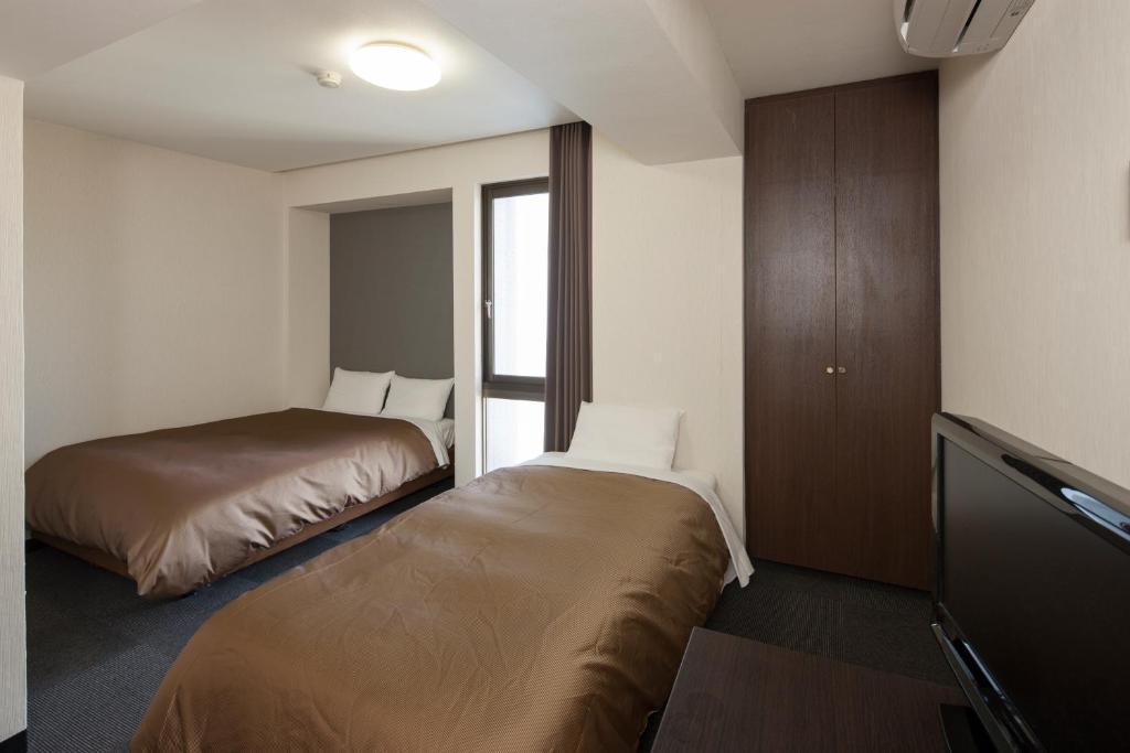 Hotel Plaza Inn Tokushima Exterior foto